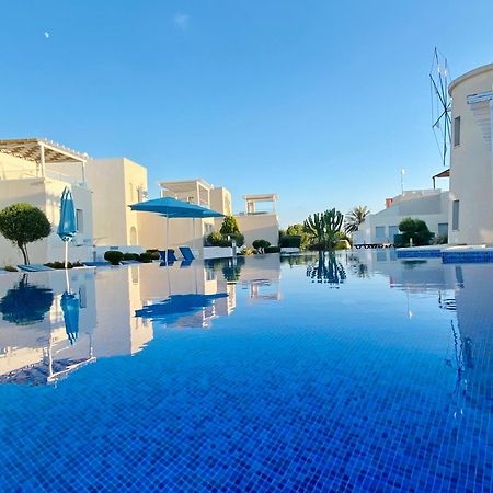 Wavebreeze Villas Paphos 外观 照片